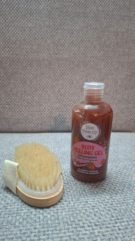 ژل اسکراب بدن + برس بدن ضد سلولیت (پک لایه بردار)